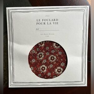 NWOT Sezane Le Foulard Pour La Vie Gaston Floral Vintage Rosewood Flowers Scarf